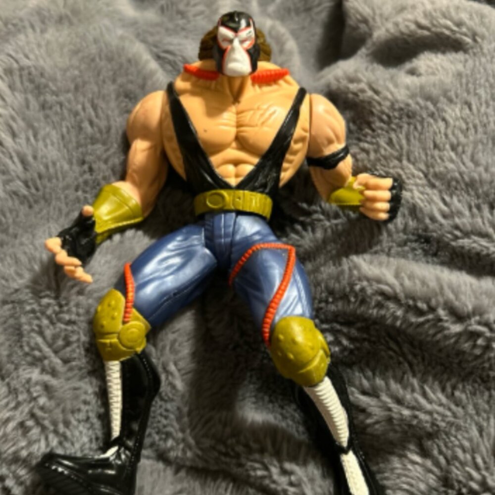 1997 Batman Legends of the Dark Knight Lethal Impact Bane Punching Action Figure